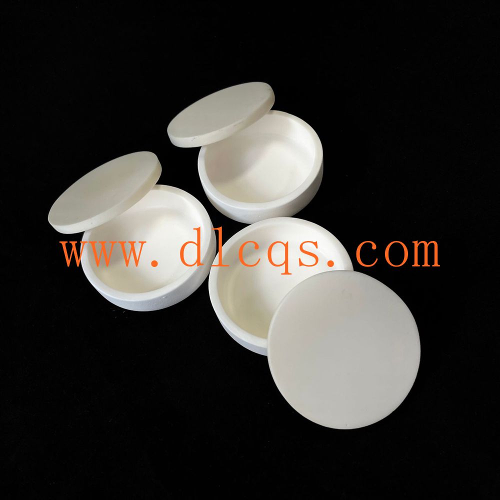 Alumina ceramic crucible